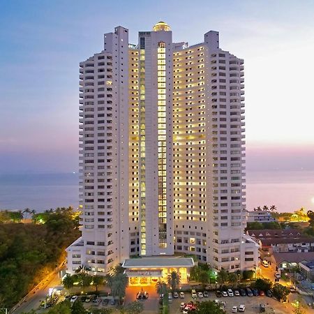 D Varee Jomtien Beach, Pattaya Exterior foto The Royal