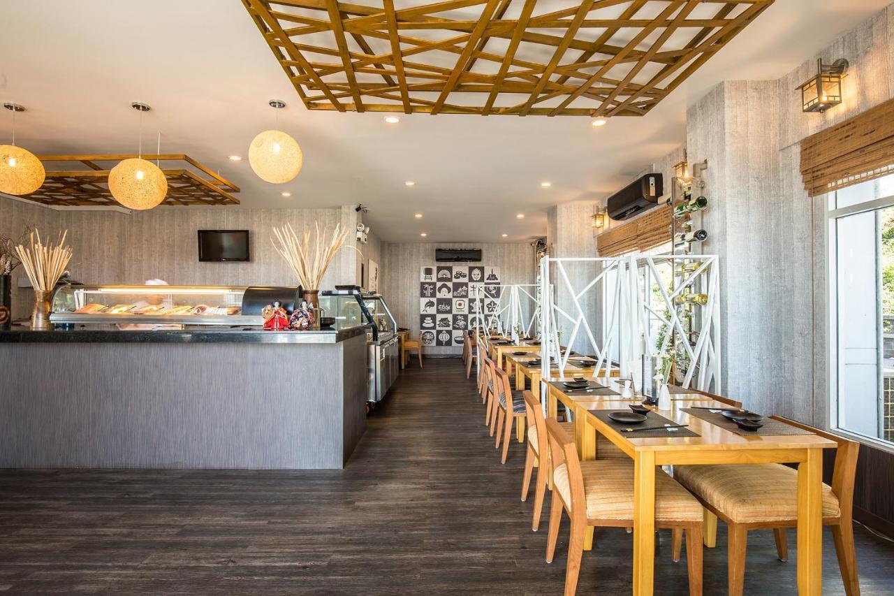D Varee Jomtien Beach, Pattaya Exterior foto Interior of a restaurant in the Philippines
