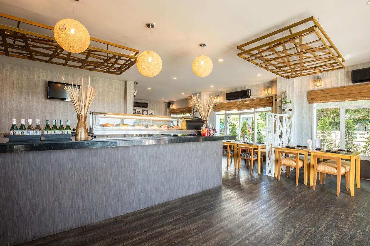 D Varee Jomtien Beach, Pattaya Exterior foto Interior of a restaurant