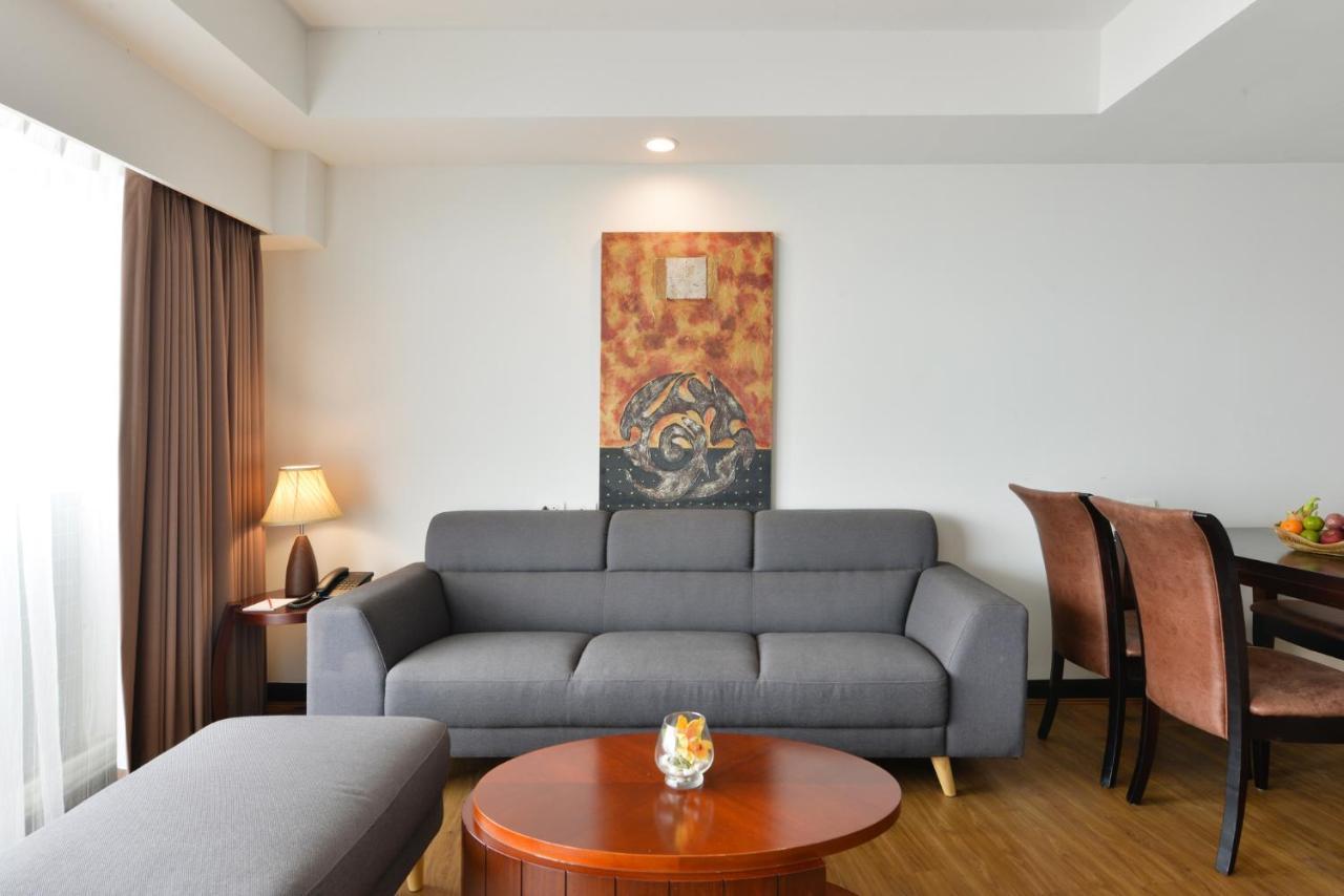 D Varee Jomtien Beach, Pattaya Exterior foto A living room in a serviced apartment in Kuala Lumpur, Malaysia