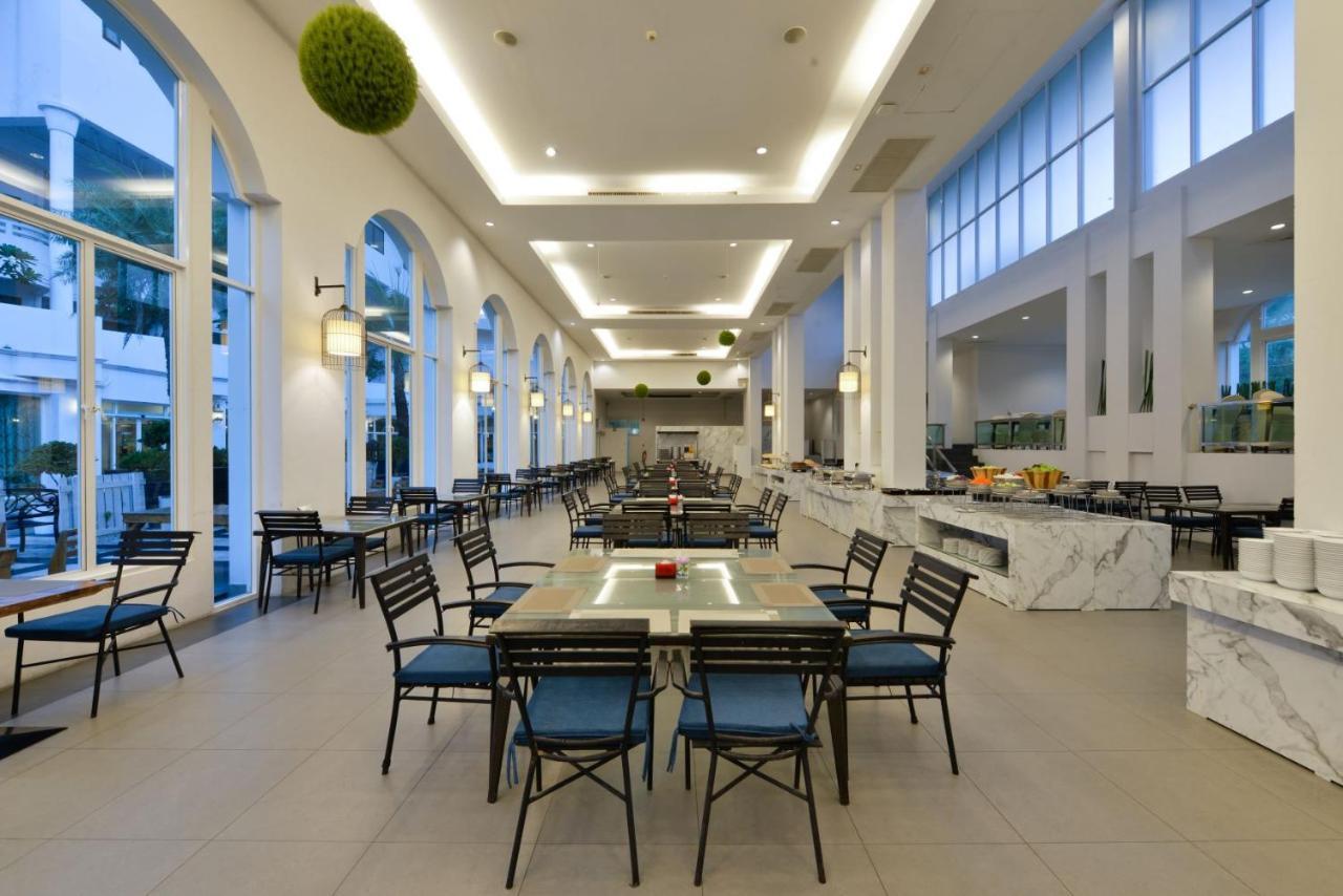 D Varee Jomtien Beach, Pattaya Exterior foto The interior of the hotel