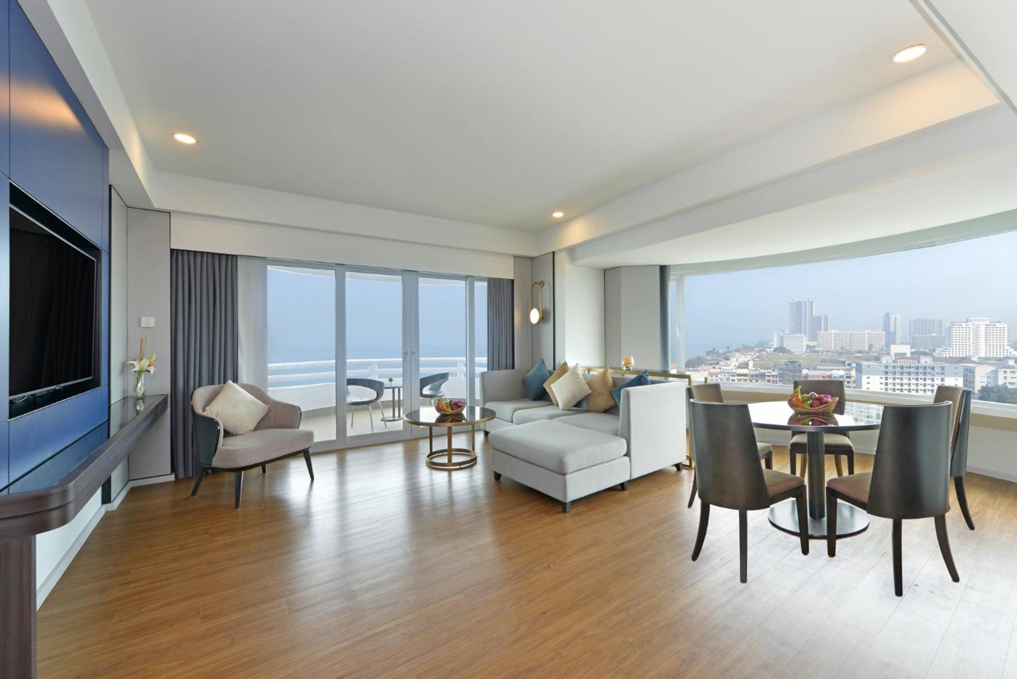 D Varee Jomtien Beach, Pattaya Exterior foto A suite at the hotel