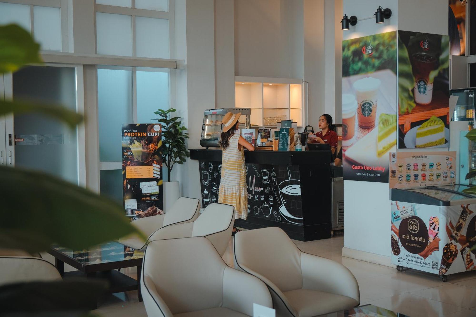 D Varee Jomtien Beach, Pattaya Exterior foto A coffee shop in Vietnam